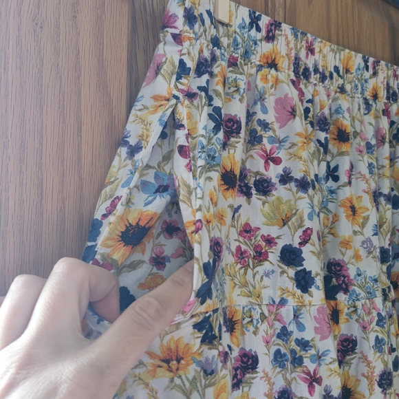 Old Navy Tiered Floral Midi Skirt in Yellow - Picture 5 of 6
